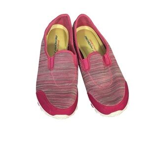 Skecher’s Women’s Memory Foam Pink Striped Slip On Sneaker Shoes Sz 10